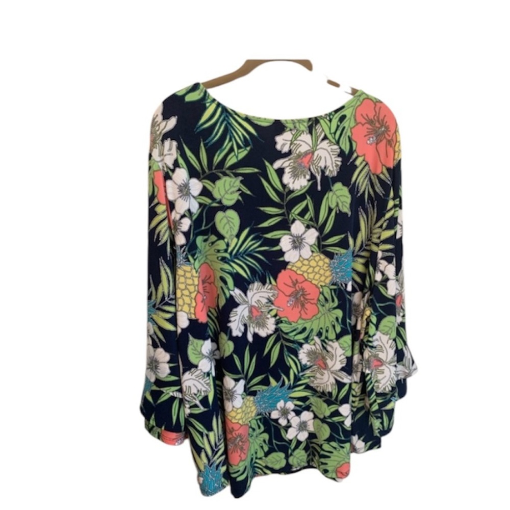 Pretty Ruby Road plus-size 3X Floral Top - Picture 2 of 6